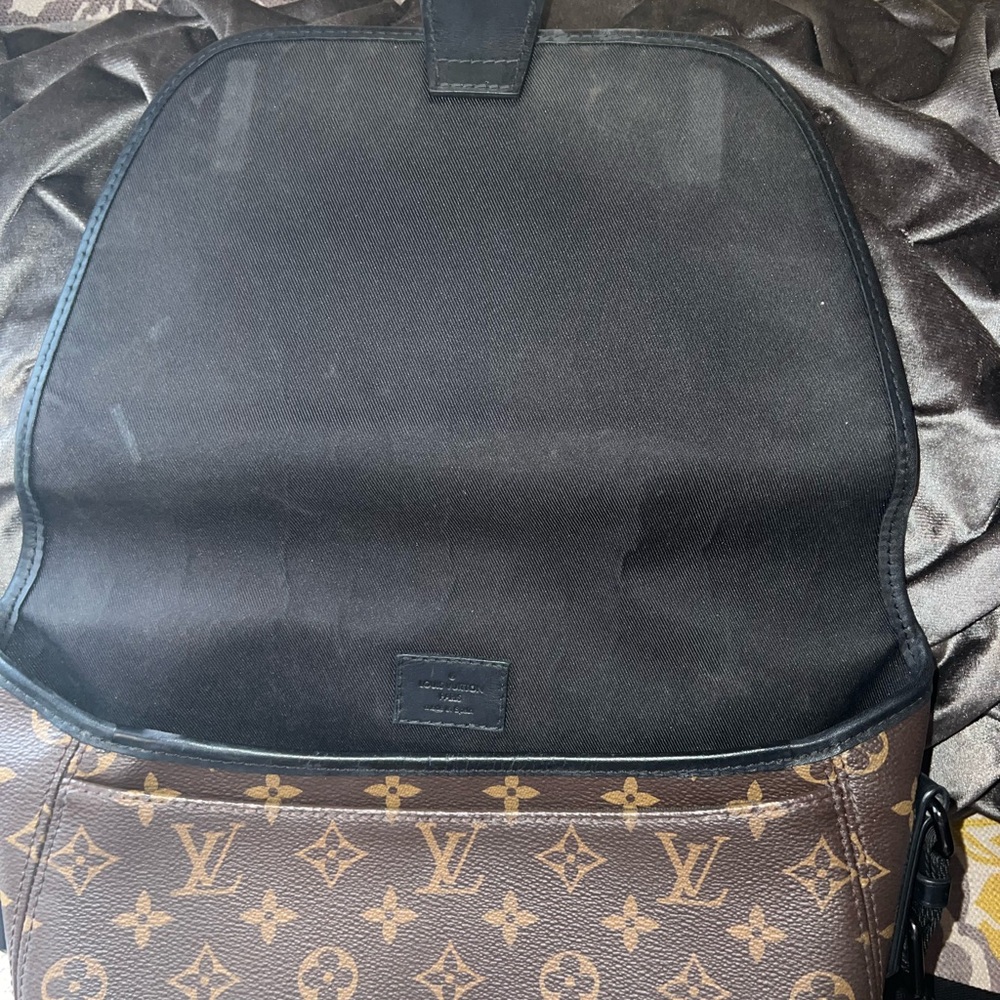Louis Vuitton Monogram Macassar Magnetic Messenger - Picture 3 of 14
